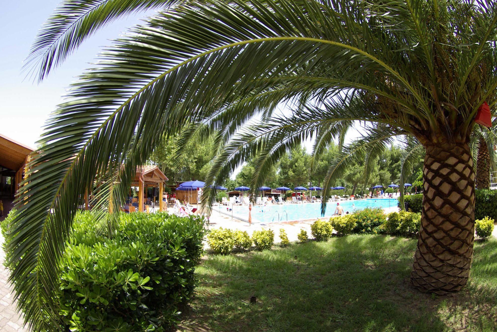 Villaggio Albatros Resort Lesina Exterior photo